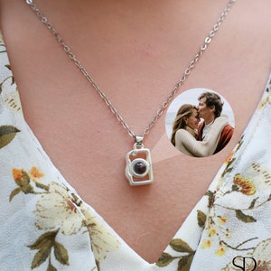Personalized Camera Projection Necklace, Custom Memorial Photo Necklace, Picture Inside Jewelry, Mom Necklace, Photo Jewelry Gifts for Her
