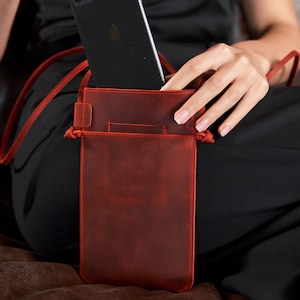 Personalized Leather Phone Bag, Crossbody iPhone Purse, Smartphone Purse, Small Crossbody Bag, iPhone Samsung Phone Pouch, Christmas Gift