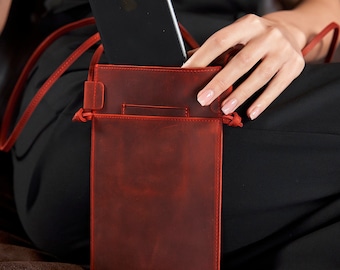 Personalized Leather Phone Bag, Crossbody iPhone Purse, Smartphone Purse, Small Crossbody Bag, iPhone Samsung Phone Pouch, Christmas Gift