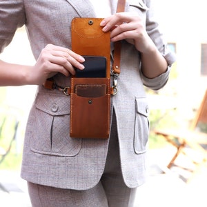 Personalized Leather Crossbody Phone Bag | Handmade Unisex Small Cell Phone Bag | Phone Purse | Mini Gift Crossbody iPhone 15, 14, 13 Case