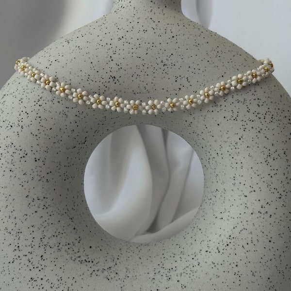 Handgemachte Halskette mit kleinen Blumen, Pastel Flowernecklace, DAISY  Choker,