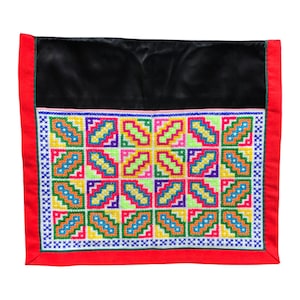Collar; Dab Tsho; Hmong Paj Ntaub; Vintage; Collectible