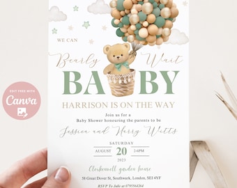 Puede incluir: Una invitación a un baby shower con un esquema de color verde y marrón. La invitación presenta un osito de peluche en una cesta, sujetando un montón de globos. El texto de la invitación dice "Apenas podemos esperar, Bebé, Harrison está en camino." La invitación también incluye la fecha, la hora y la ubicación del baby shower.