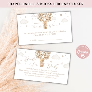 Może przedstawiać: Dwie karty zaproszeń na baby shower z motywem misia w balonie na ogrzane powietrze. Na górnej karcie widnieje napis "Diaper Raffle", a na dolnej "Books for Baby". Obie karty zawierają tekst i są ozdobione chmurami i gwiazdami.