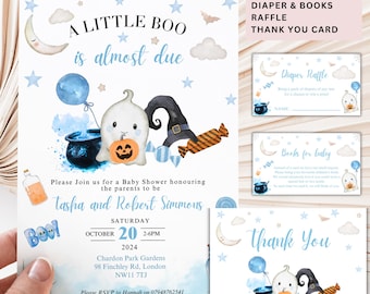 Op de afbeelding: Een babyborrel uitnodiging met een blauw en wit kleurenschema. De uitnodiging toont een geest en een heks die een ketel en snoepjes vasthouden. De tekst op de uitnodiging luidt "A Little Boo is almost due".