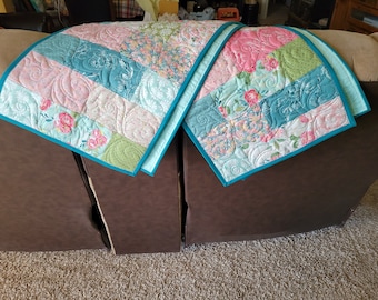 Floraler Tischläufer