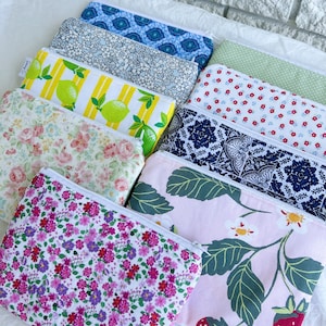 Zipper Coin Pouches Handmade Wallets Floral Zipper Pouch Travel Pouch Preppy Style Bag Strawberry Pouch Birthday Gift for Girls