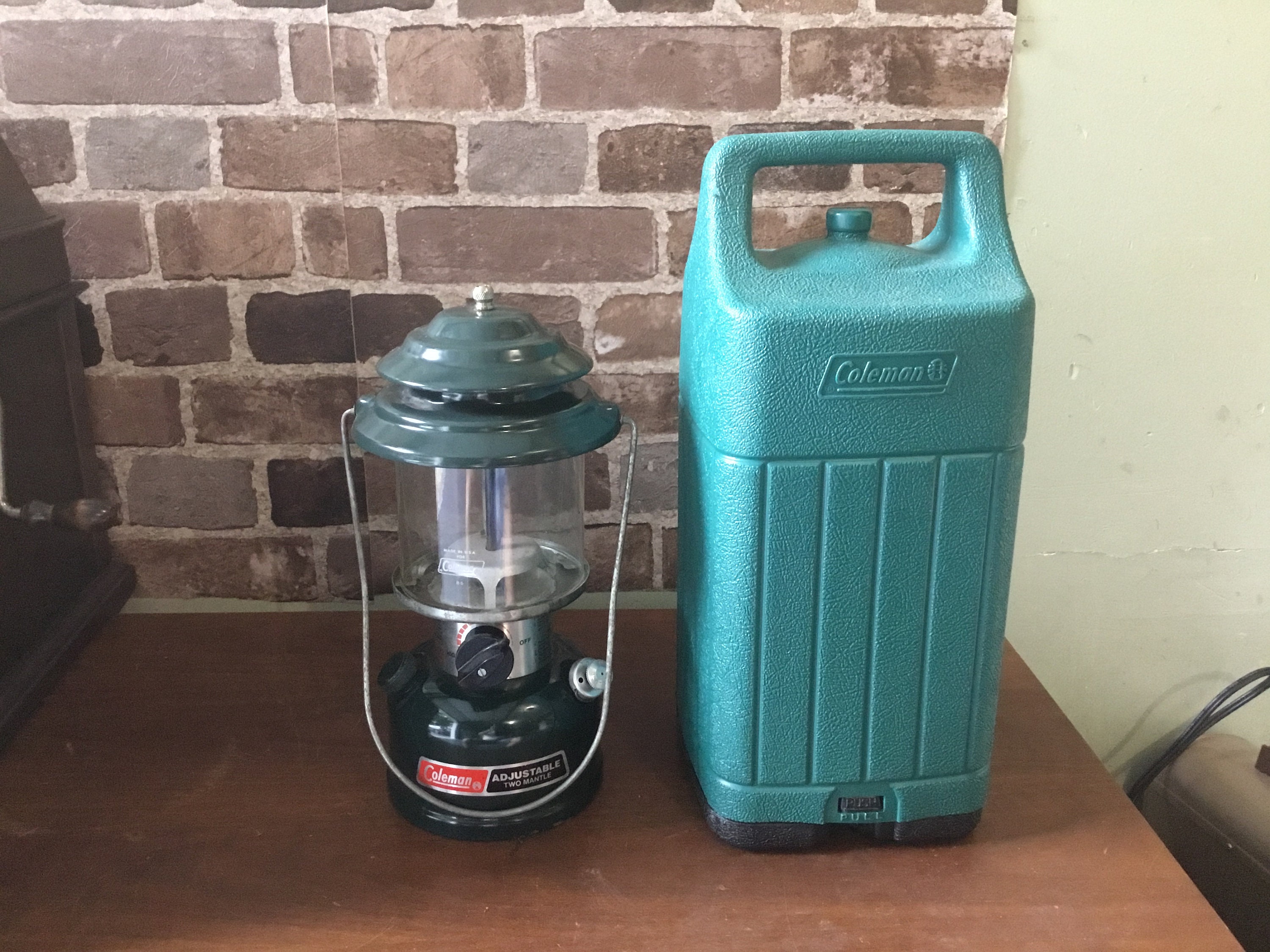 Coleman Lantern Model 288A700 Lantern in Original Box Dated