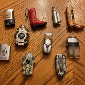 Lot of 10 novelty / vintage lighters