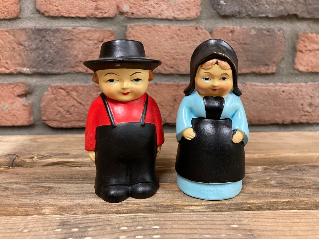 Brinns Ceramic Amish Couple Salt and Pepper Shakers Etsy
