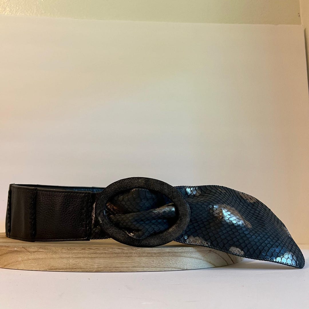 Chi Designed by Carlos Falchi Black Genuine Leather Snake  display picture 1