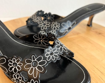 Impo Y2K Black Leather Floral Cut Out Stitched Kitten Heel Sandal Size 10