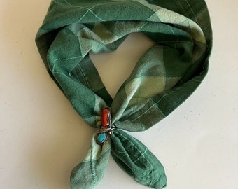 Cravate bandana carrée en coton à carreaux vert années 90 pour l'été