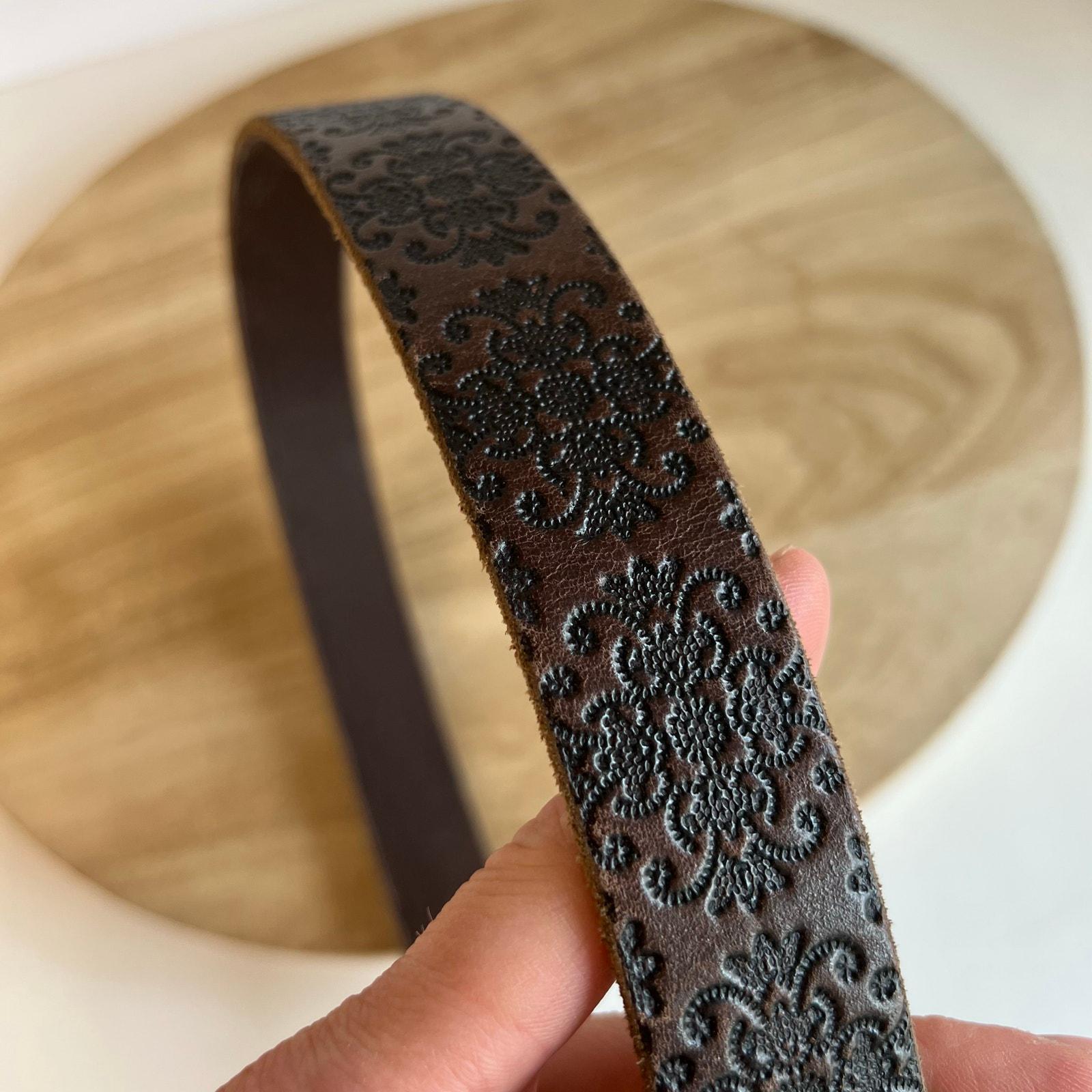 Brown Genuine Italian Leather Embossed USA Brass Sparkle Buckle Belt Size S/M Brown Genuine Italian Leather Embossed USA Brass Sparkle  main image 2
