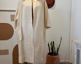 Vintage 60s Cream Textured Wide Sleeve Mod Cottage Duster House Coat
