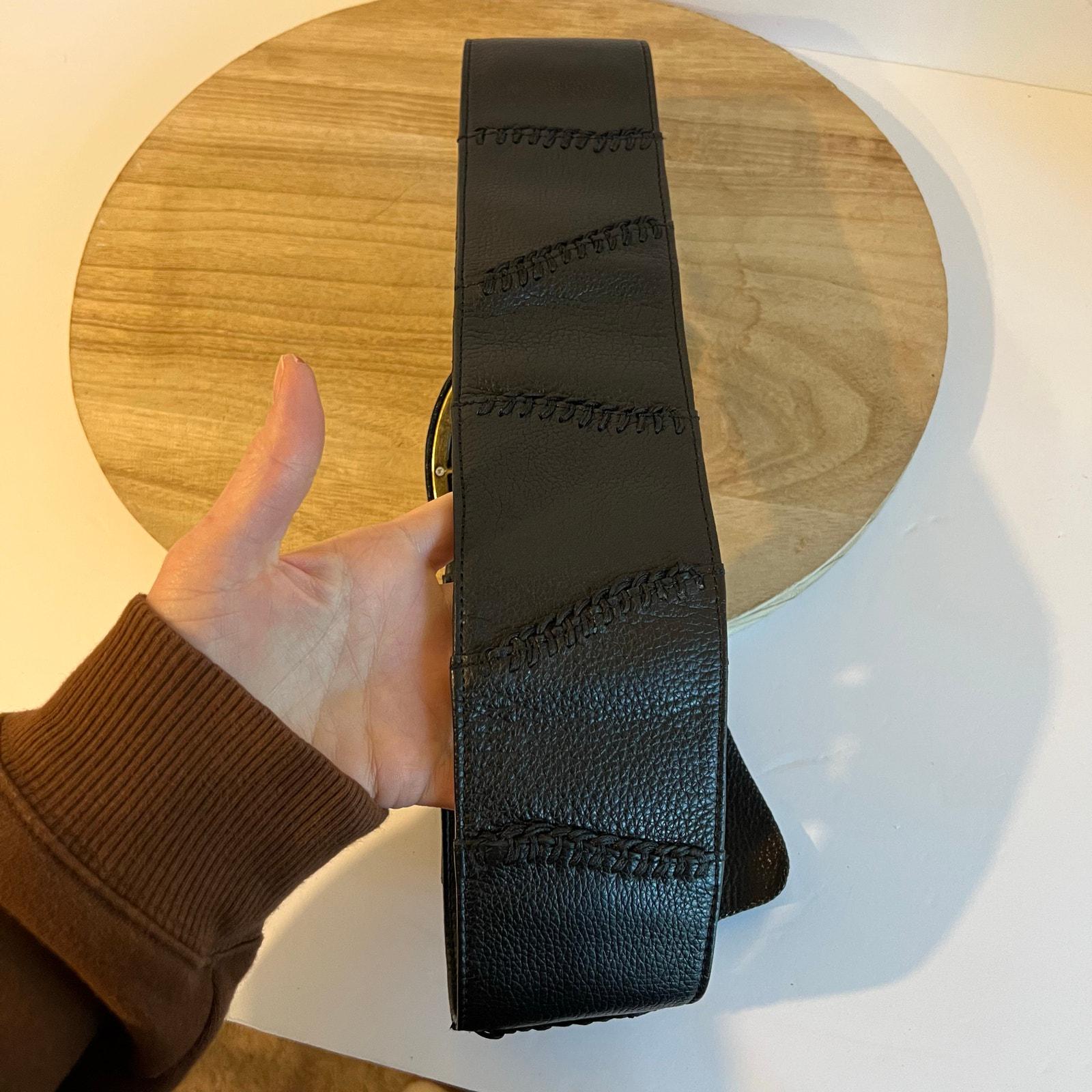 Chi Designed by Carlos Falchi Black Genuine Leather Snake  display picture 3