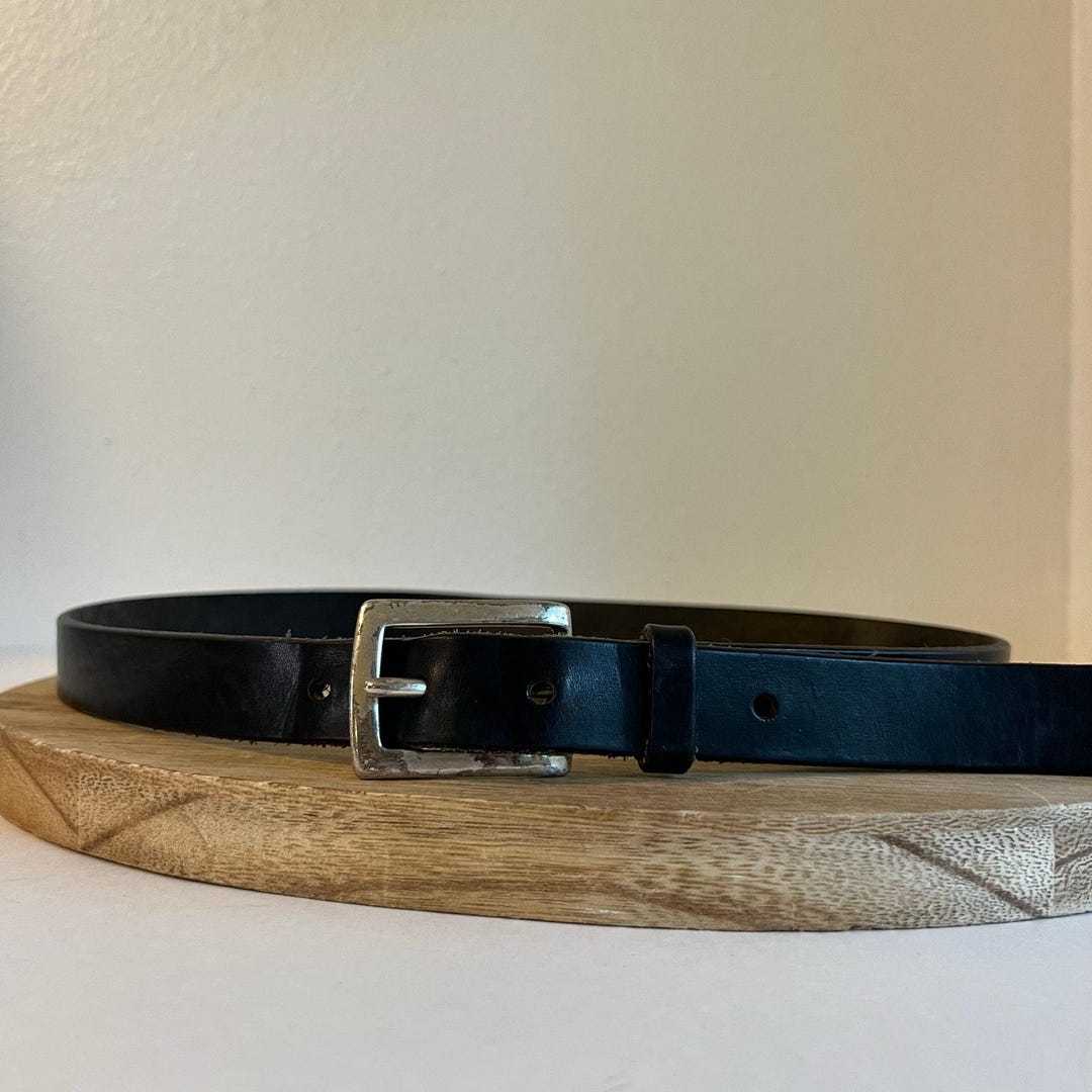 Vintage Eddie Bauer USA Leather Belt Engraved Oval Buckle Made in Spain Size M VINTAGE Eddie Bauer Belt Mens XXL 46 Brown Leather Western  main image 3