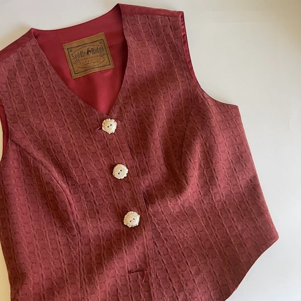 Vintage Saddle Ridge Circle T USA Western Bone Button Rusty Red Sleeveless Vest Top