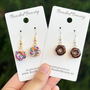 donut clay earrings | sweet treat clay earrings | sprinkle donut earrings | chocolate donut earrings | polymer clay earrings | coffee shop e