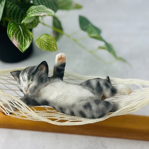 Rare-Vintage Japanese beckoning lucky cat