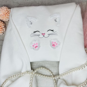 Felpa con ricamo a forma di gattino, simpatici gatti soffici, pelliccia con frange ricamate a forma di gattino con zampe soffici.