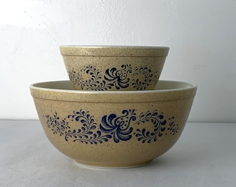 Vintage Pyrex Homestead Mixing Bowls 401 and 403 - Speckled Beige Blue Floral Pattern