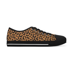 Leopard Women&#39;s Low Top Sneakers