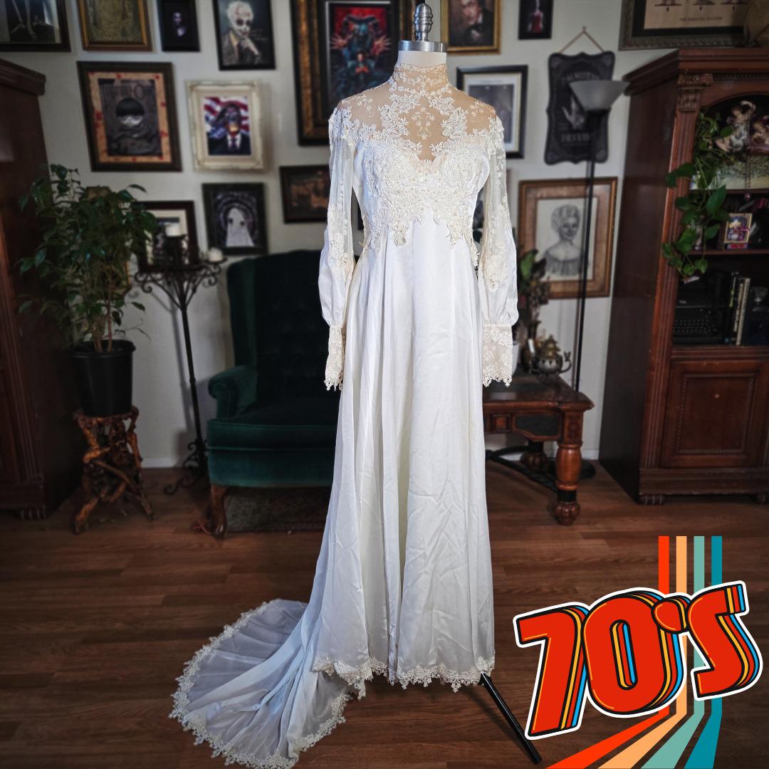 Vintage White Lace Wedding Dress