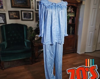 Vintage 1970s Dreamaway Blue Nylon Lounge Pajama PJ Set Ruffled Top Pants
