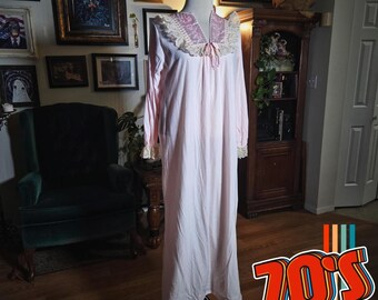 Vintage 70s Erica Loren Pink Lace Trim Long Sleeve Maxi Nightgown Slipper Dress