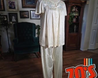 Vintage 70s Val Mode Pajamas Set Cream Satin Short Sleeve Top Pants Medium