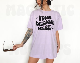 Comfort Kleuren C1717 Orchid Mockup, Oversized Orchid Mockup, Model Mockup, Trendy Mock, Orchid Gekleurde Shirt, Esthetische Mock, Lifestyle Mock