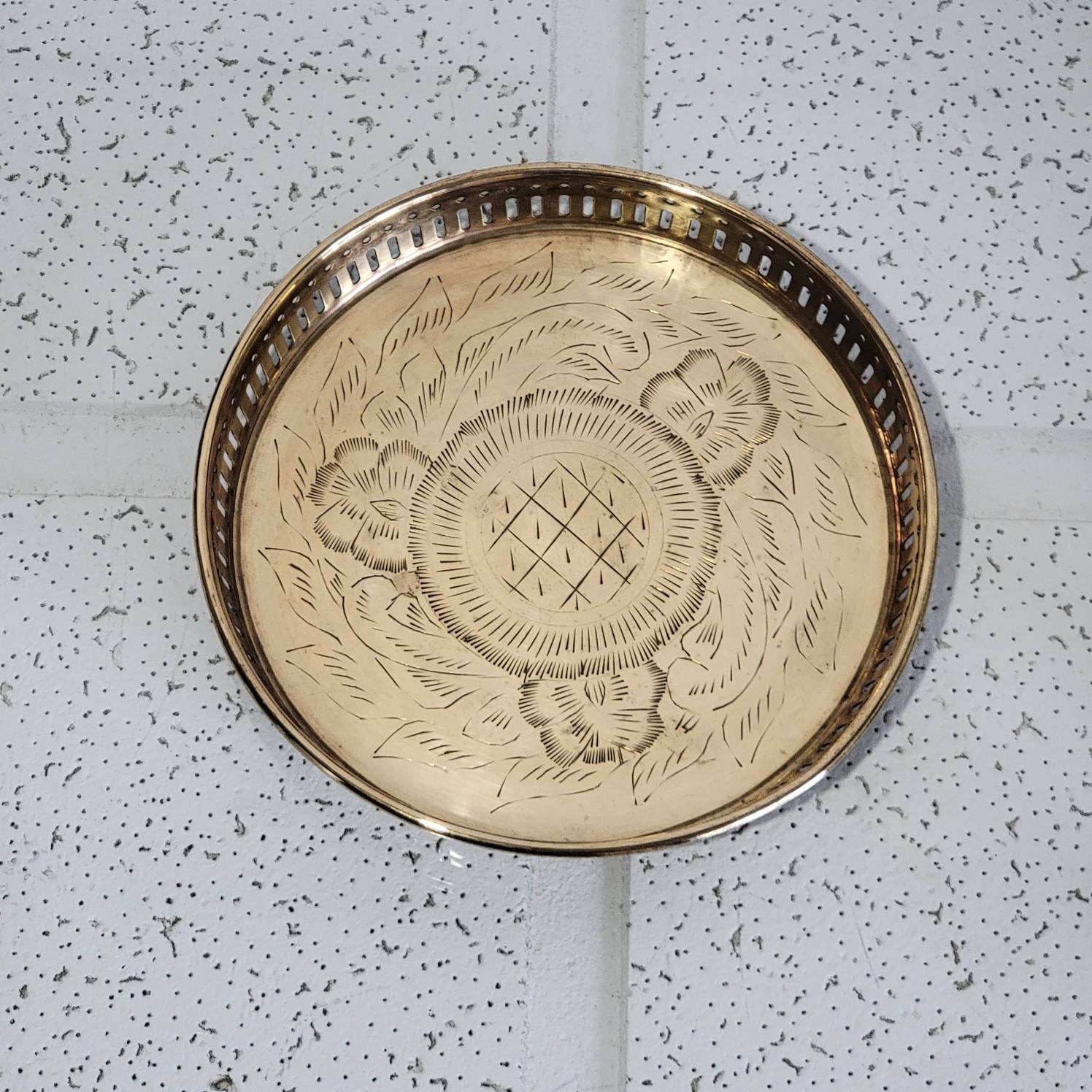 その他 Brass Round Tray with Engraved Pattern Vintage Brass Round Serving Tray - Etsy
