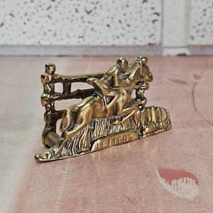 Vintage Briefhalter, Messing Pferd und Reiter Serviettenkartenhalter, Reiter, Jockey Schreibtisch Dekor.