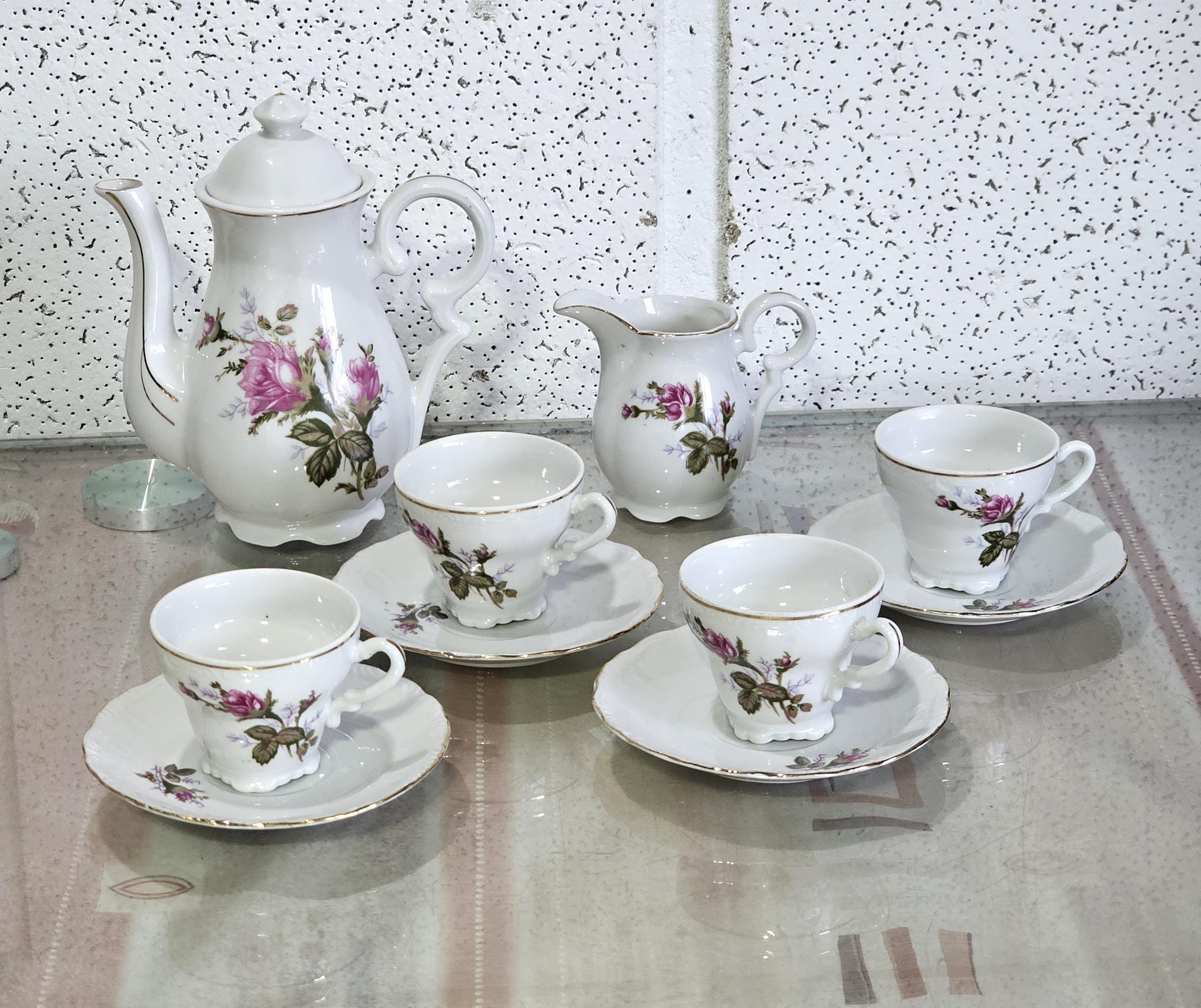 6 tasses avec ses 6 soucoupes Japonaises en porcelaine fine