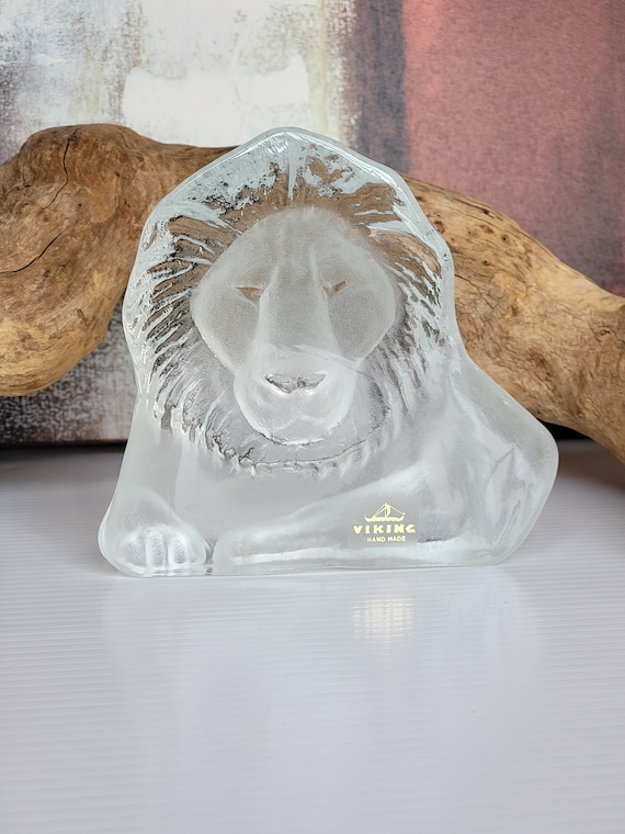 ライオン彫刻のクリスタルトレイ