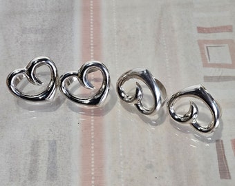 heart-shaped napkin rings, Set of 4 vintage silver metal napkin rings.