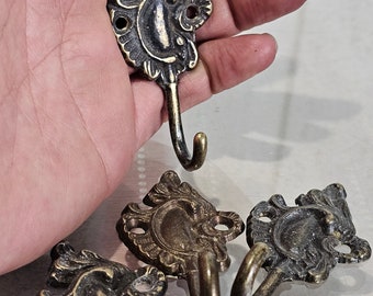 Brass hooks, brass wall hooks, Italian hooks, made in Italy - vintage bronze hooks - Made in Italy. Set of 4.