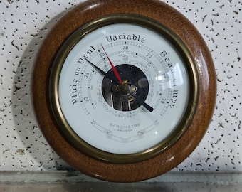 Maritime exterior barometer, wood and brass and glass- Instrument for measuring atmospheric pressure - Ship barometer.