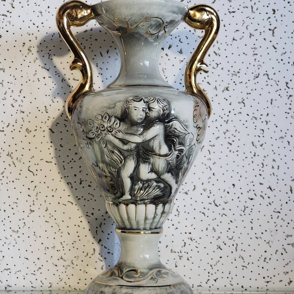 Antique vase porcelaine  pereiras valado fabriqué au portugal.