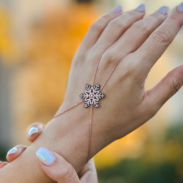 Snowflake Dainty Hand Jewelry, Boho Gift for Girlfriend, Silver Snow Flower Bracelet, Birthday stone jewelry, Valentine's Day gift, for her