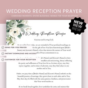 Könnte beinhalten: Eine Hochzeits-Empfangsgebetkarte mit floralen Akzenten und dem Text "Wedding Reception Prayer". Die Karte enthält ein Gebet mit Platz für Personalisierung. Ein "Neu"-Aufkleber befindet sich in der oberen rechten Ecke.