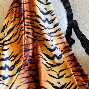 Luxury Animal Pattern,African Animal Printed Furniture Fabric, Velvet Tiger Printed and Upholstery Fabric Material,Digital Printing Fabric