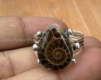 Ammonit Statement Ring: Handgefertigt aus 925 Sterling Silber
