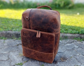 TUSC Sirius Premium Rucksack für 15,6 Zoll Laptop aus 100% echtem Büffelleder im Vintage-Look, 31x41x13 cm, Farbe: Walnut