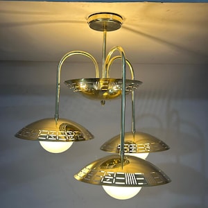 Rzadki mosiężny żyrandol w stylu mid-century modern z 5 punktami świetlnymi, lampa sufitowa półpłaska