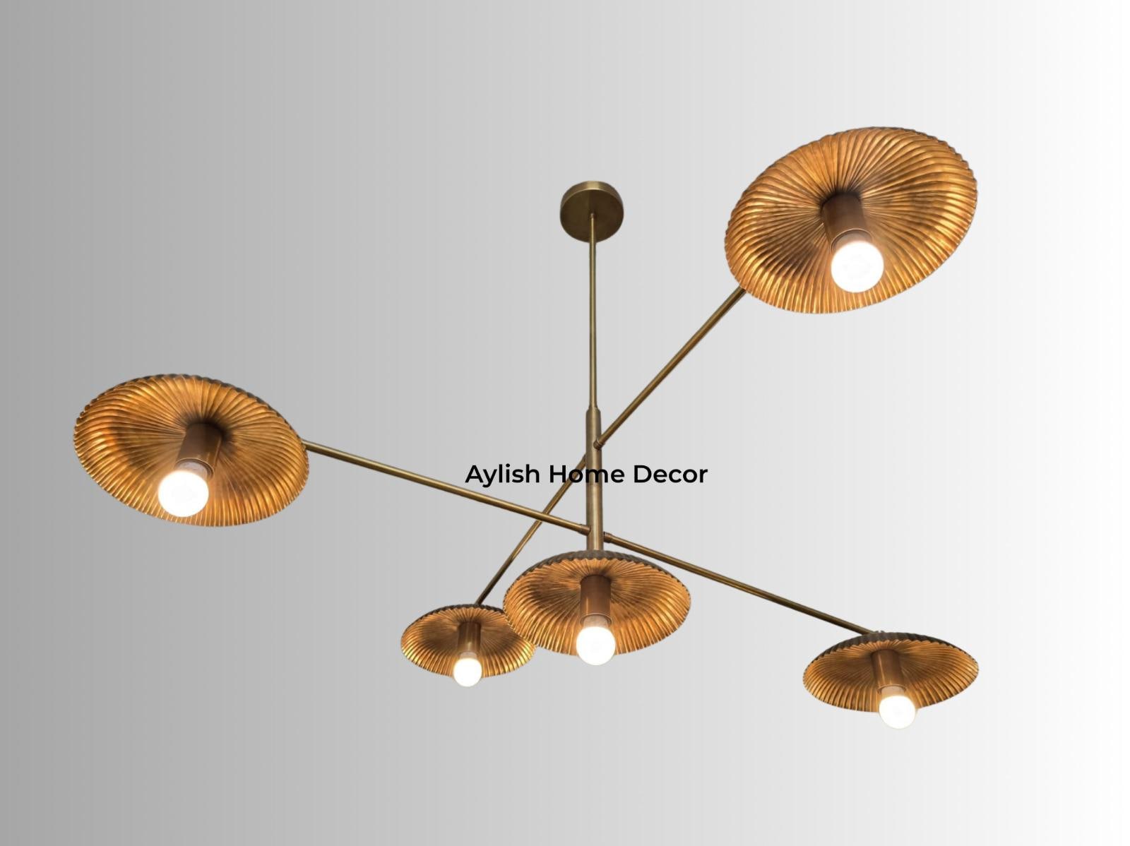 1950年代イタリア製真鍮スプートニクシャンデリア：ミッドセンチュリー