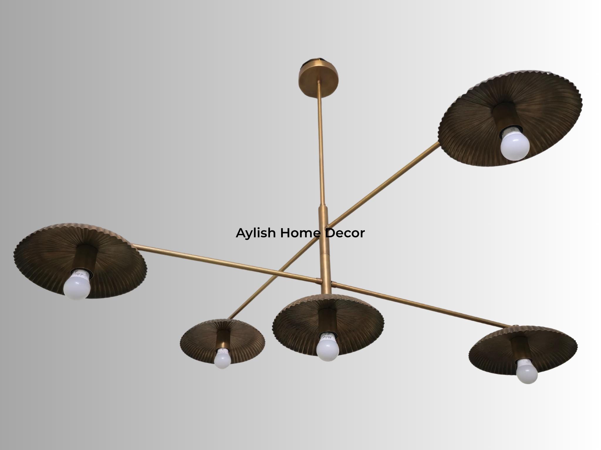 1950年代イタリア製真鍮スプートニクシャンデリア：ミッドセンチュリー