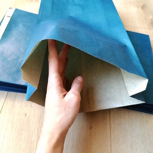 lot 50 Sachets kraft à soufflet emballage cadeau livres cadres format A4 et plus couleur bleu image 10