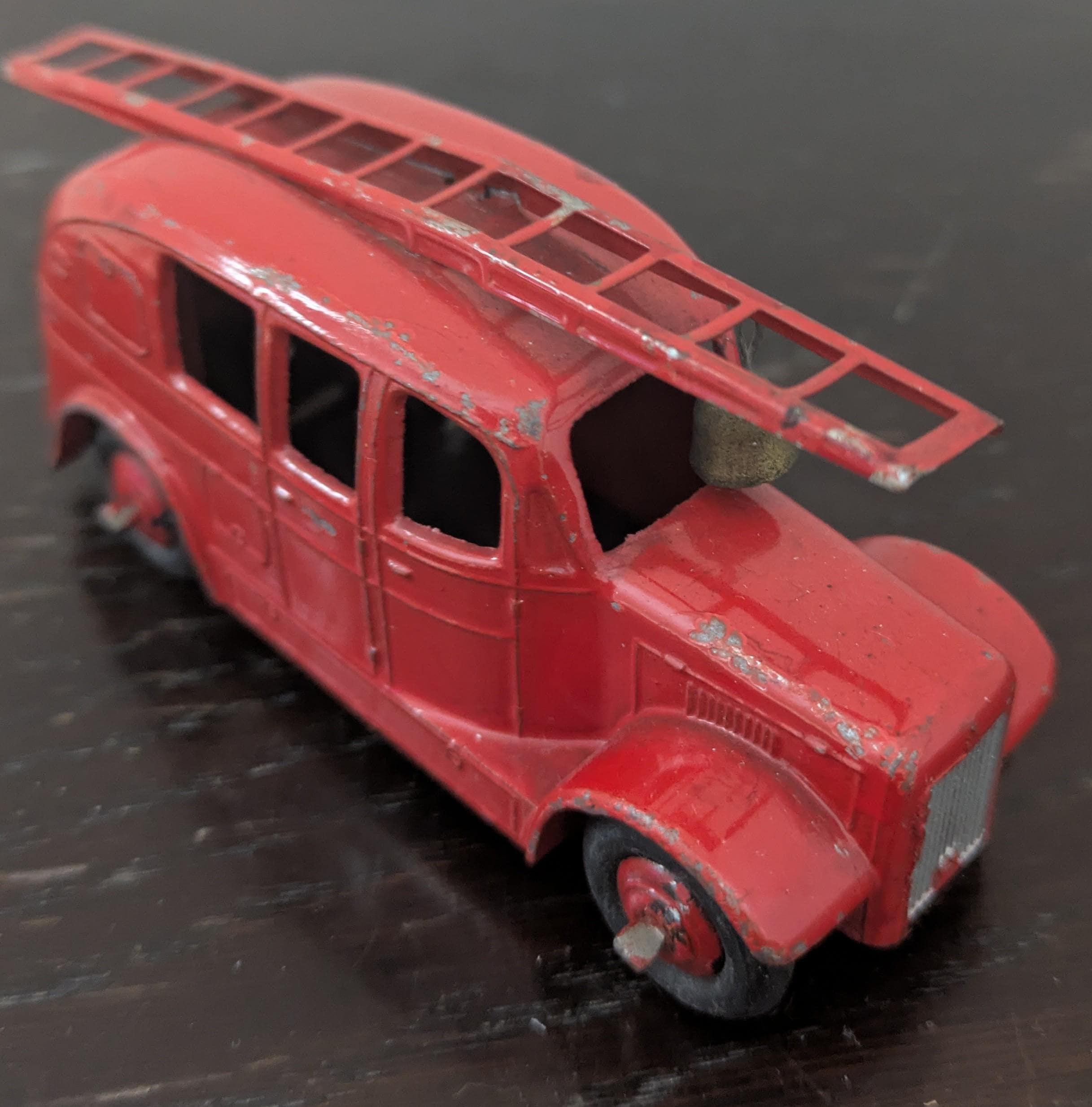 Dinky Toys N°250 – Streamline Fire Engine (pompiers) – Meccano UK + Boîte – Occasion